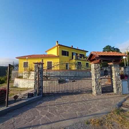 Joivy Villa Guanna - Charming Flat With Garden Bracco Bagian luar foto