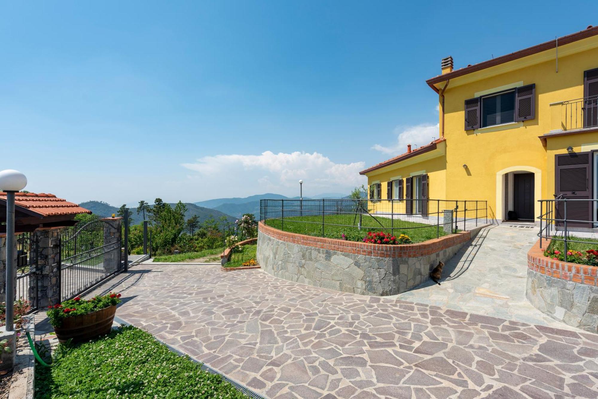Joivy Villa Guanna - Charming Flat With Garden Bracco Bagian luar foto