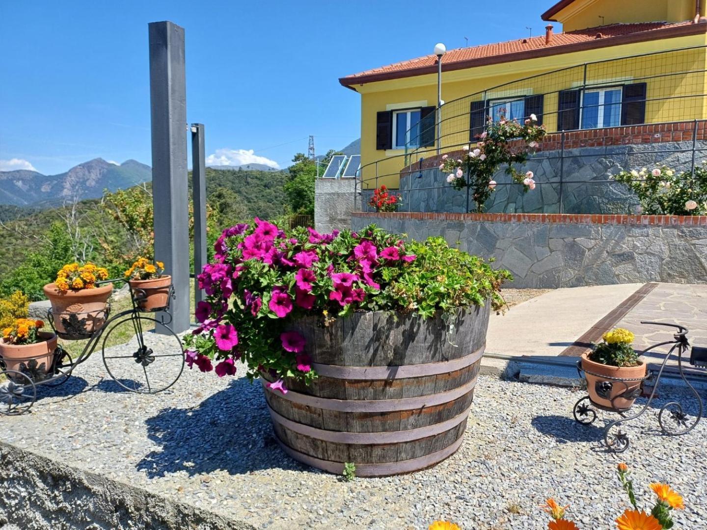 Joivy Villa Guanna - Charming Flat With Garden Bracco Bagian luar foto