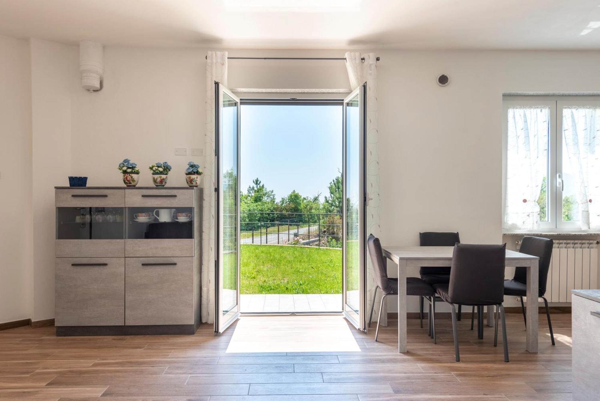 Joivy Villa Guanna - Charming Flat With Garden Bracco Bagian luar foto