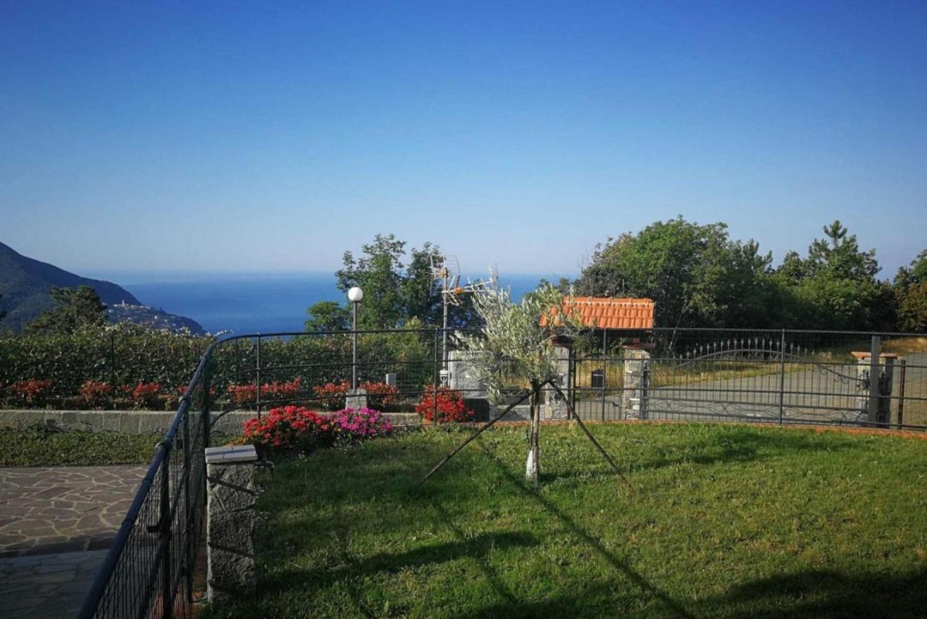 Joivy Villa Guanna - Charming Flat With Garden Bracco Bagian luar foto